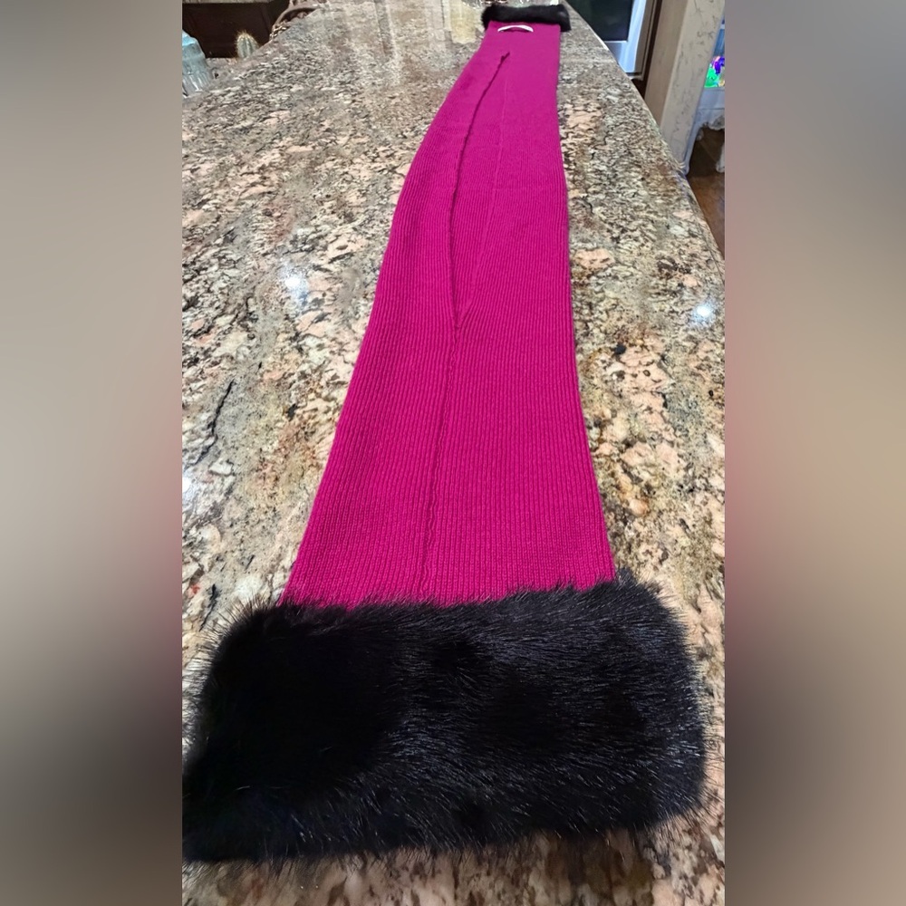 Christian Dior Fuschia Knit Shrug/Stole with Fur Cuffs - Picture 9 of 10